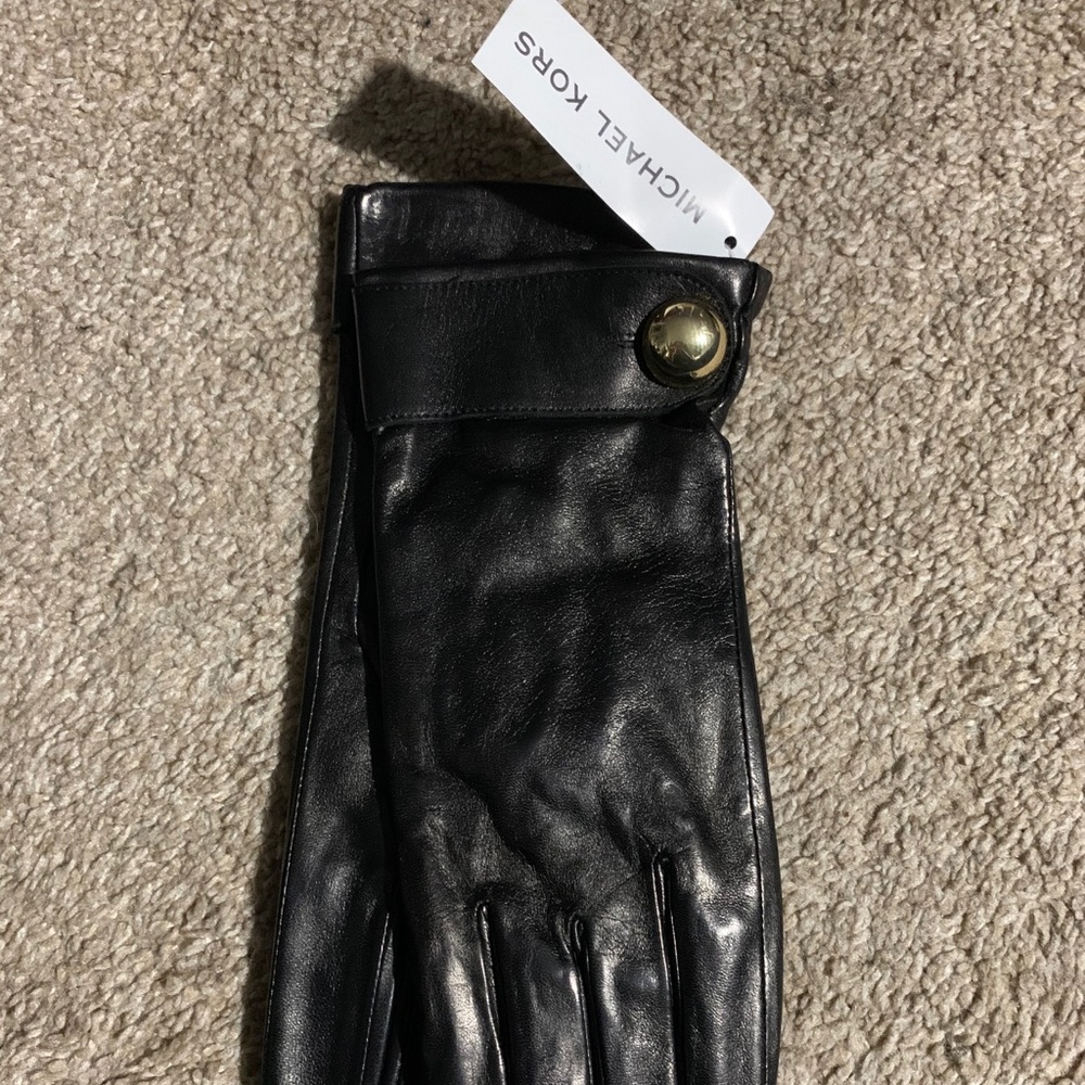 Michael kors woman’s leather gloves sz medium